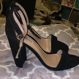 Black Steve Madden heels 👠